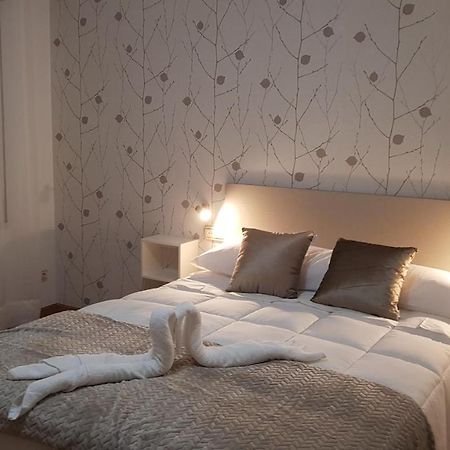 Apartamentos Shalom 里瓦德奥 外观 照片